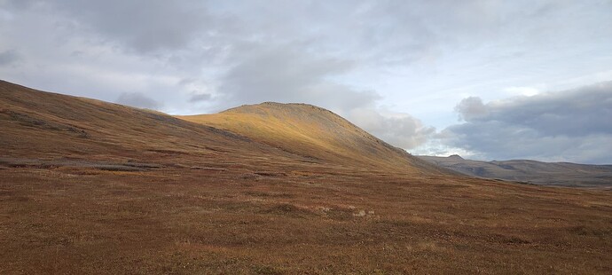 Пологие вершины на выходе из горного массива