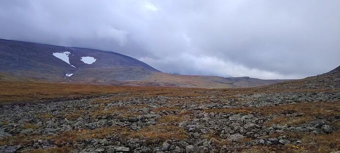 Подъём на перевал очень удобный и даже сухой