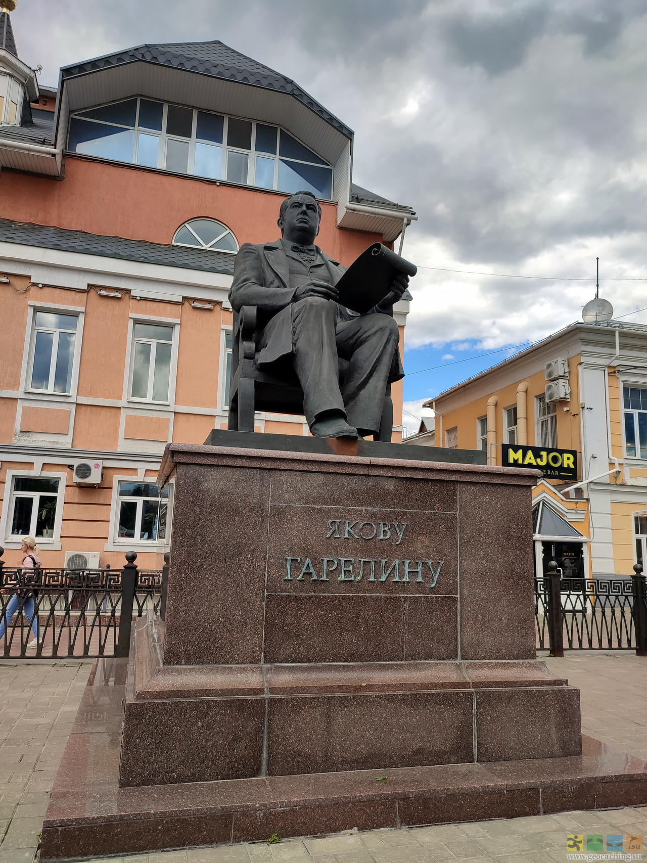 Памятник Гарелину Иваново. Памятник Якову Гарелину в Иваново. Меценат фото