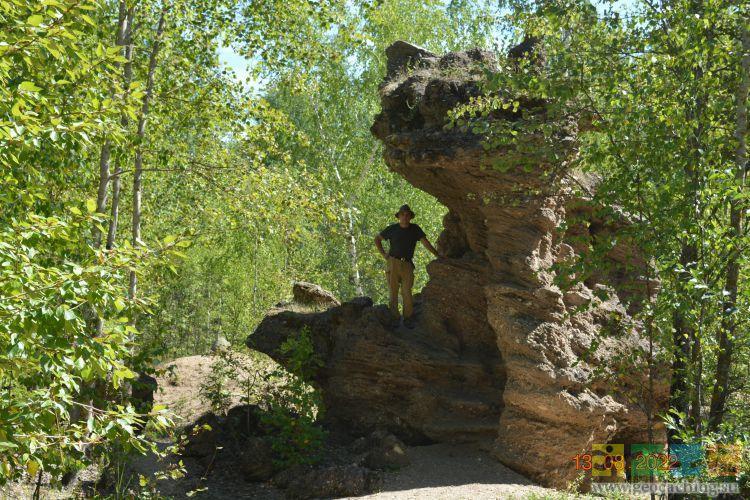 Планческая щель мегалиты