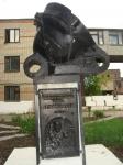 памятник Л.И.Брусницыну