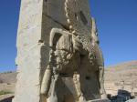 Остатки древне-персидских скульптур