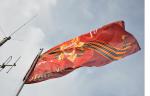 Флаг на вершине башни в День Победы 2012