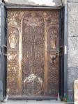  Дверь в монастырь