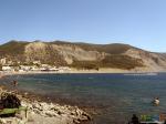Вид на скалу Прометея с утришского пляжа, от ДЦ Катран