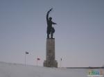 Памятник солдату, бросившемуся в атаку на Перемиловских высотах