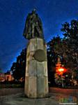 Памятник Нестерову ночью