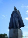 Памятник Нестерову днём