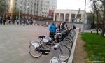 Где-то в Москве. Умные люди ездят на велосипедах