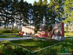 памятник погибшим в ВОВ у ленинградки на повороте к часовне