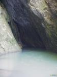 Пещерный водопад. Поближе - только вплавь, но вода очень холодная...
