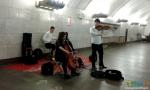 А этих музыкантов я слушала в метро, в переходе