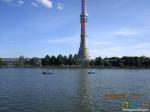 С видом на Останкинский пруд и башню
