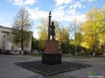 Памятник Пушкину перед Культурным центром