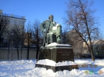 Памятник Алексею Толстому