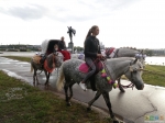 О! На лошадях в Новгороде разъезжают! И в каретах!