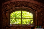 Окно в подвале