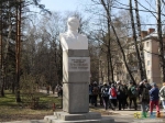 Памятник лучшему начальнику Академии ВВС им. Гагарина_май 2009