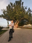  5 из ствола дерева на набережной Астрахани