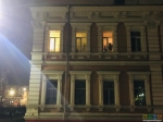 Вечерний свет в трёх окошках бывшей самоварной фабрики Баташёва