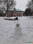 Снеговик удивлён затянувшимся ремонтом в самом старом здании Калуги