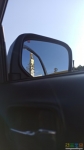 отражение в зеркале авто