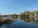 Мост на протоке Узяк в одноименном хуторе - единственный мост здесь, пешеходный