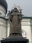 Памятник Святителю Митрофану.