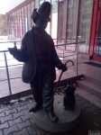 Памятник клоуну Карандашу и собаке Кляксе в Москве