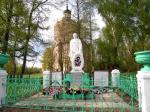 Памятник во Млевичах отреставрирован, цветочки и веночки положены.
