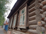 В городе рыжей девочки много интересных старых бревенчатых домов