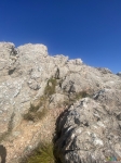 Вид на край скалы от тайника (море сзади)