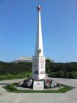 Памятник Курильскому десанту (Северо-Курильск). В Петропавловске-Камчатском есть очень похожий.