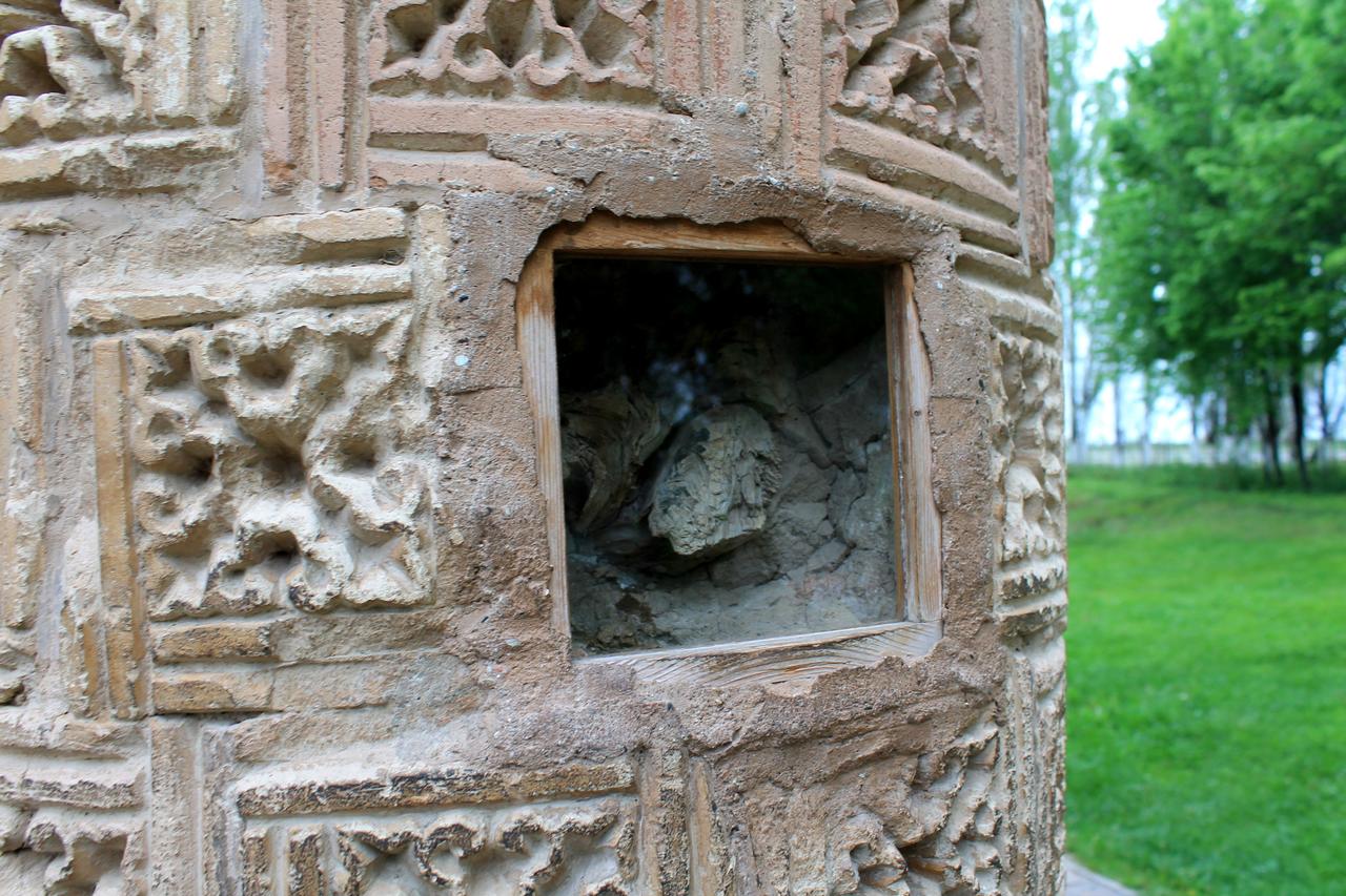 Мавзолей Айша-Биби, старая кладка