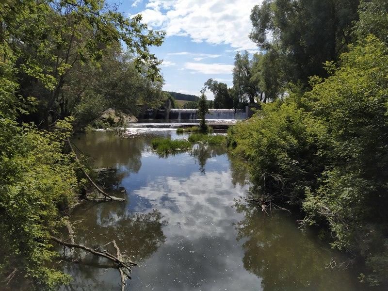 Вид с пешеходного мостика