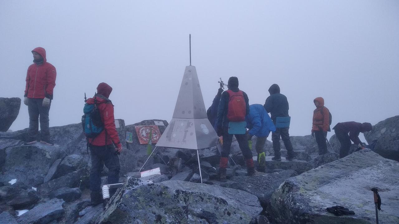 Стелла на вершине