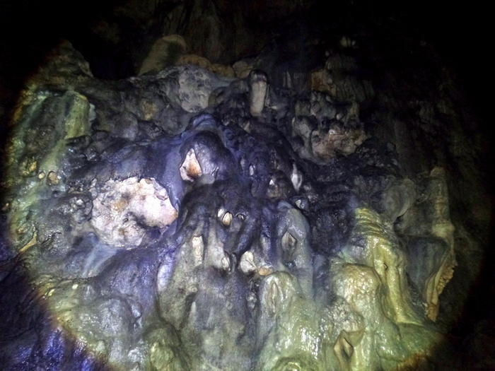 Чем пристальнее вы вглядываетесь в пещеру, тем пристальнее она смотрит на вас