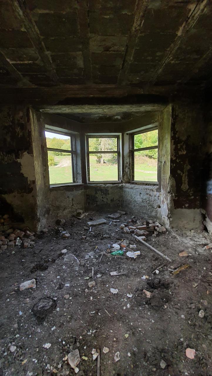 Внутри дачи