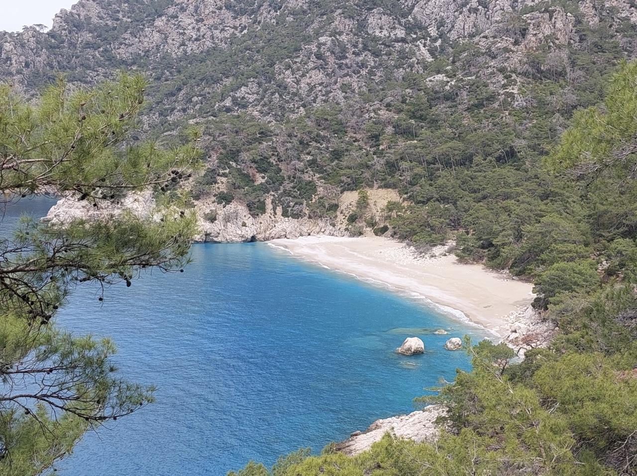 Вид на Райский пляж