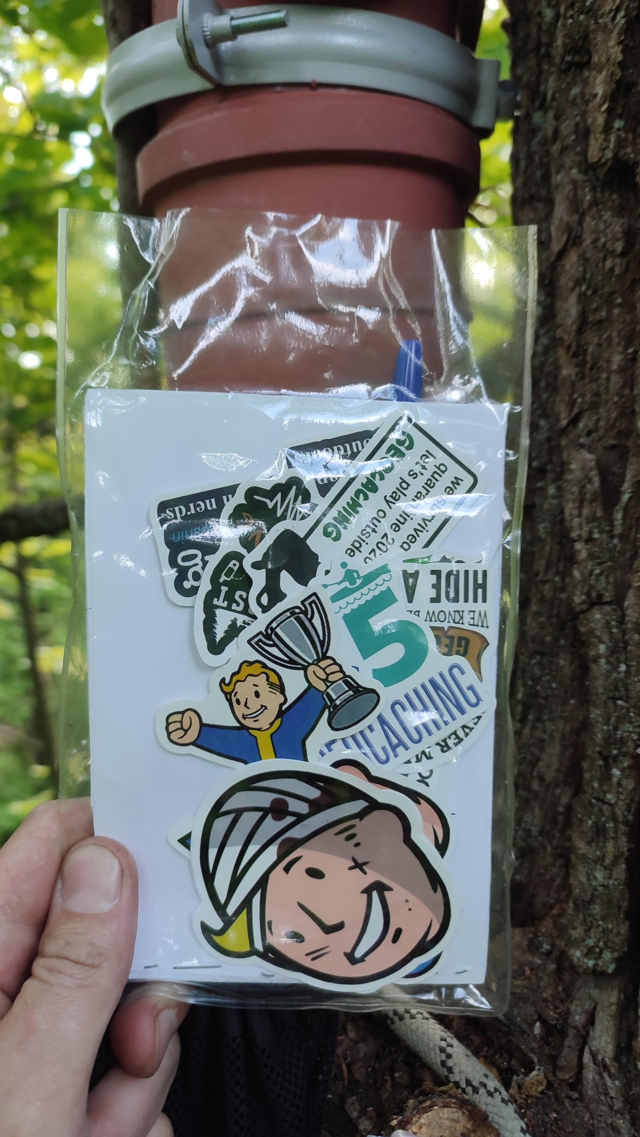 бонус - наклейки