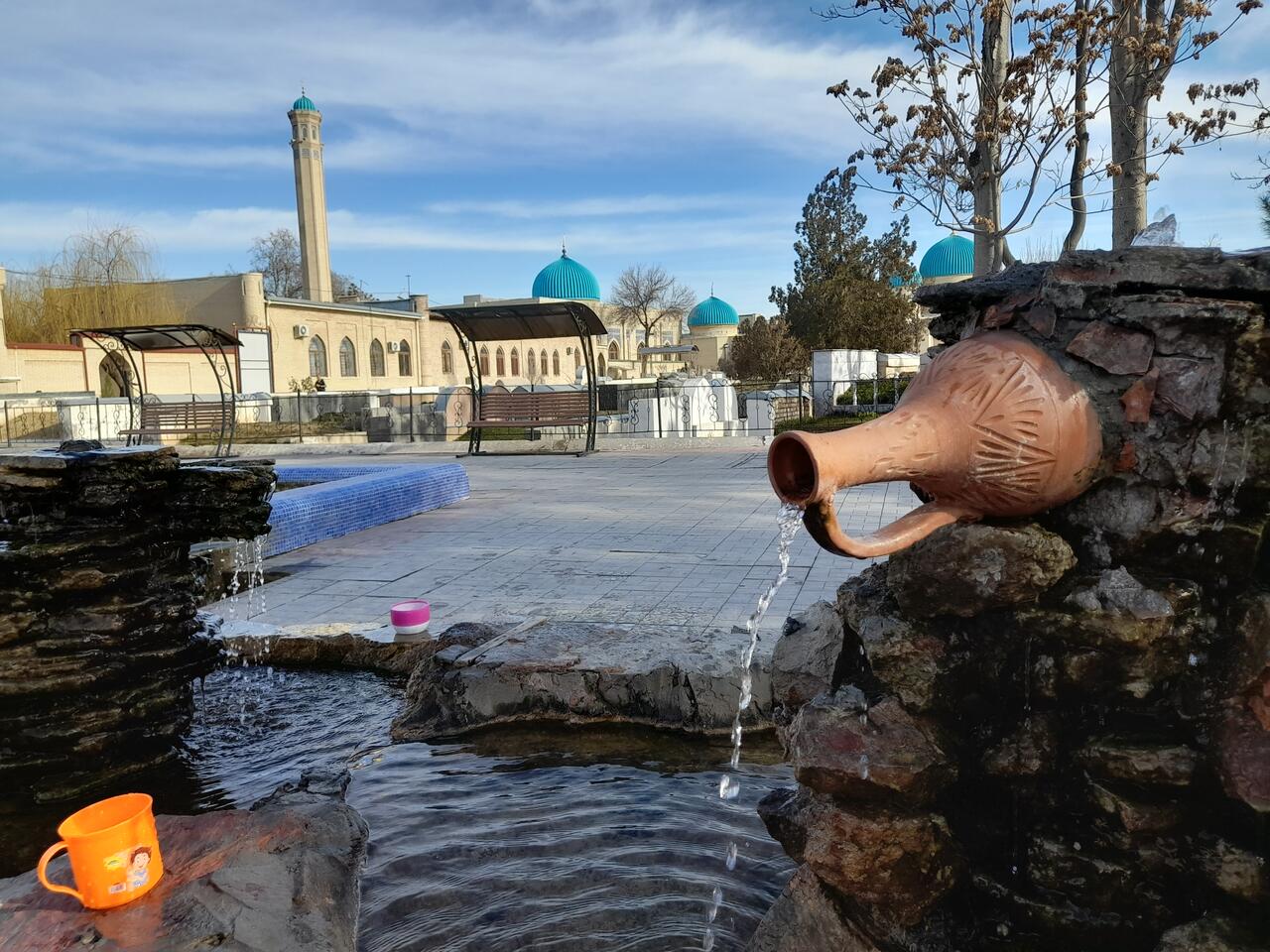 Святой источник