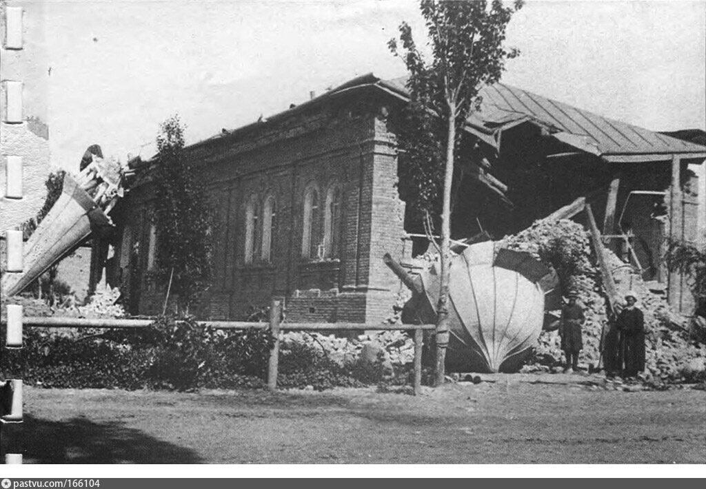 Татарская мечеть после землетрясения 1887 г