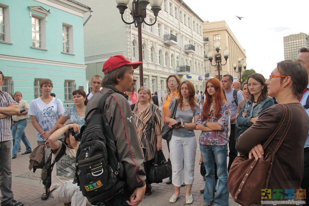 2010 год. Денис проводит экскурсию