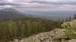 Вдали хребет Зюраткуль и Голая сопка