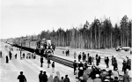 Встреча первого поезда. Фото из архива ОАО «РЖД», www.rzd-expo.ru
