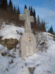 Памятник на склоне