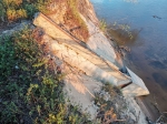 Съехавшая в воду бетонка - ориентир.