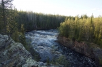 вид на водопад со скалы