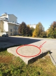 Металлические люки на подиуме