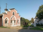 усадебная девичья, ныне перестроенная в храм в честь иконы Богородицы "Взыскание погибших". 